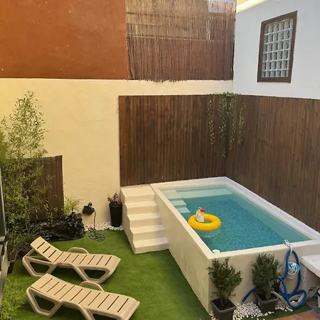 Primer Piso Junto Al Rio Y Castillo