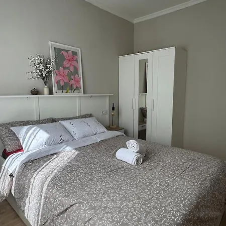 Apartman Primer Piso Junto Al Rio Y Castillo *