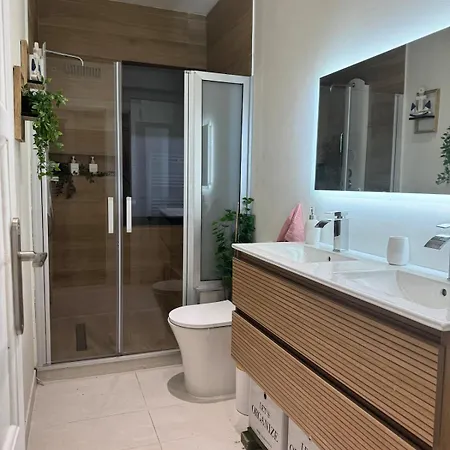 Primer Piso Junto Al Rio Y Castillo 아파트 *